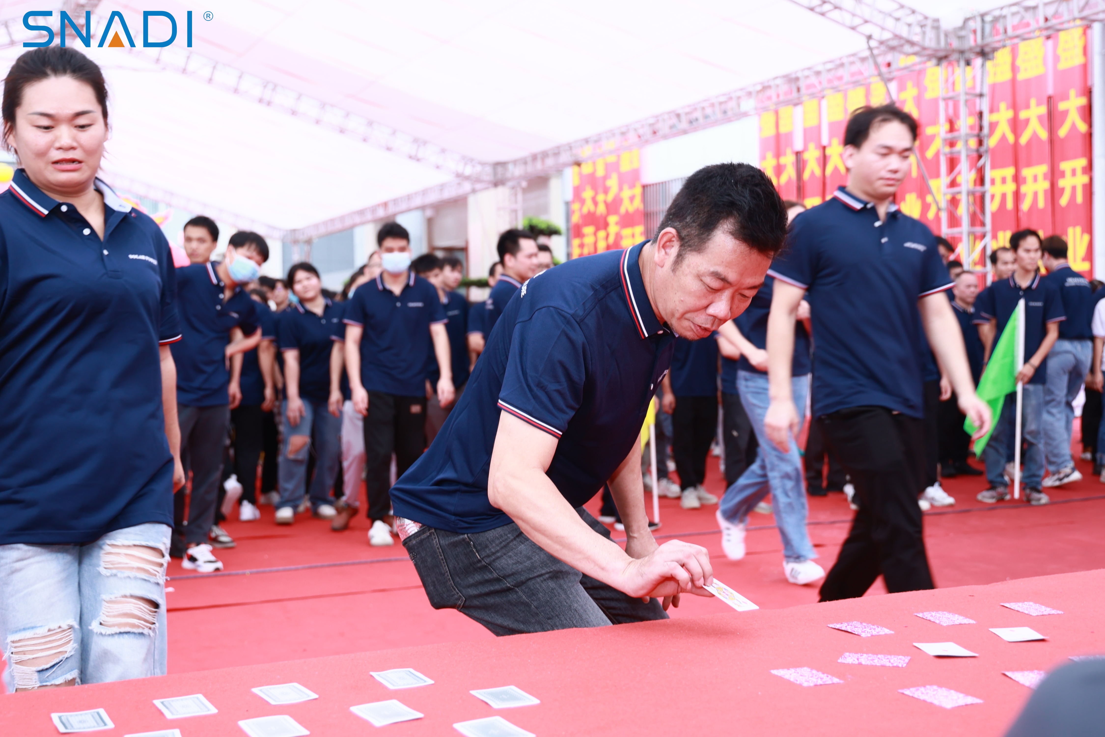 Employee activity Activité des employés